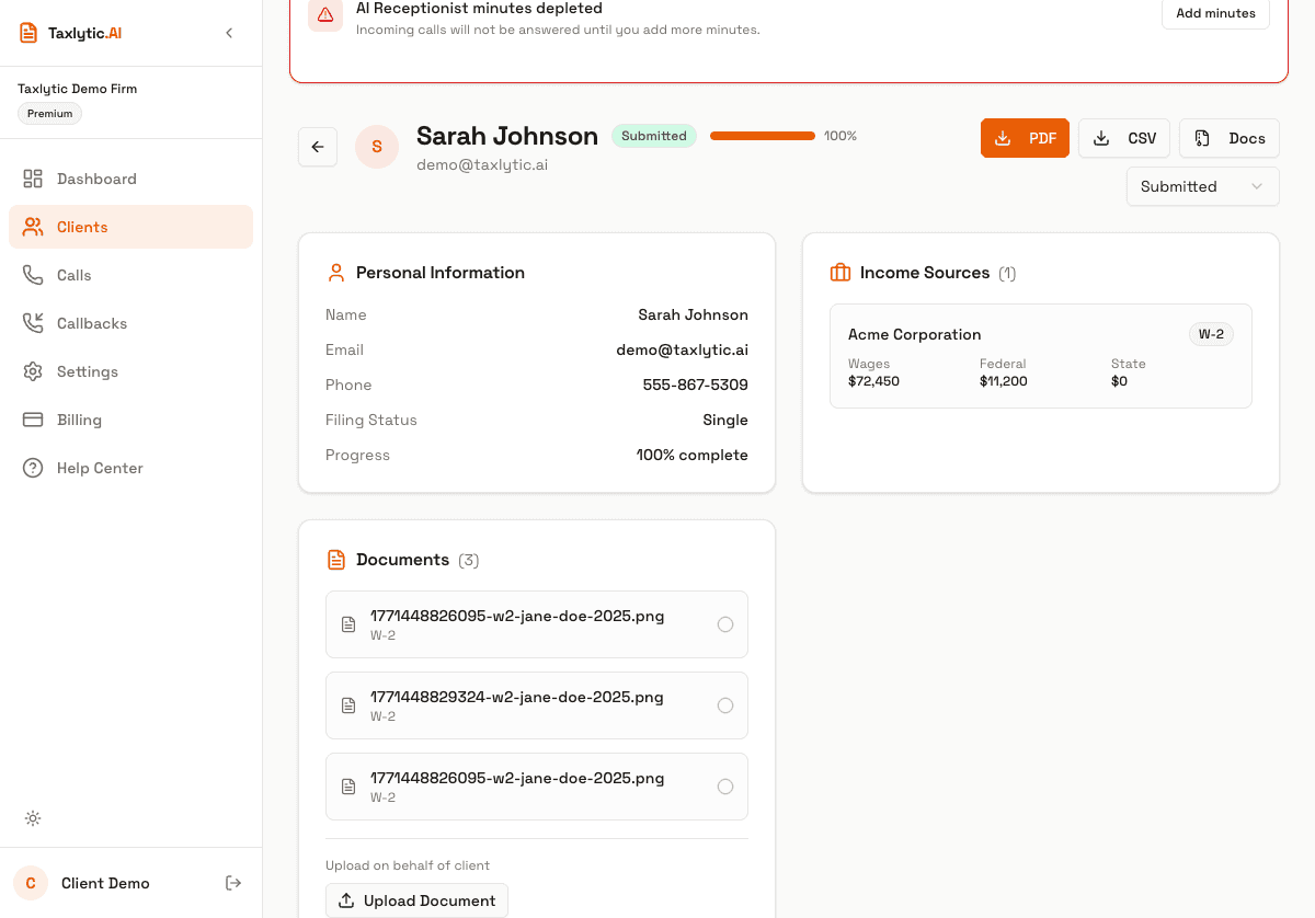 Screenshot: Export buttons on the client detail page showing PDF and CSV options